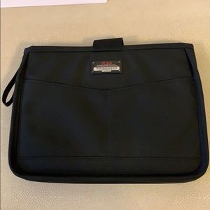 Tumi tablet /iPad sleeve